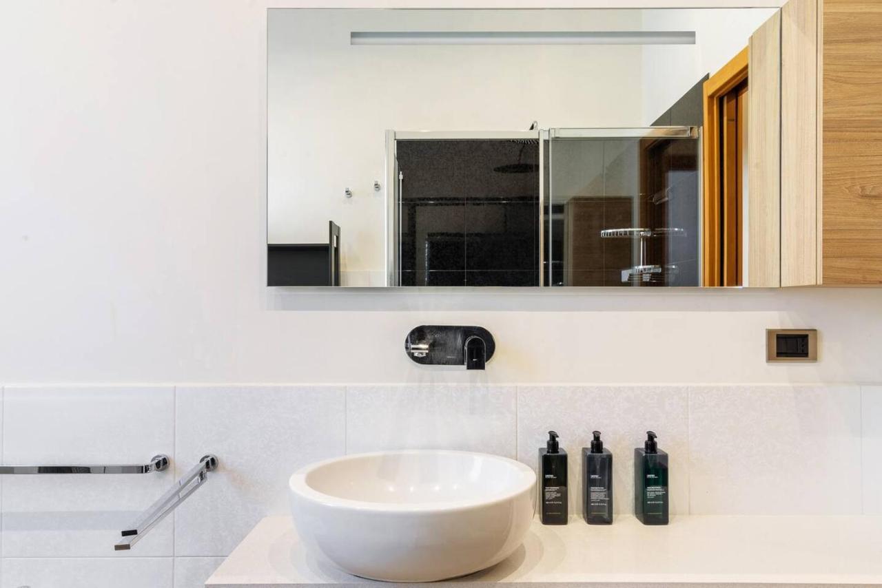 Colored And Spacious Flat Close To Navigli By Easylife Μιλάνο Εξωτερικό φωτογραφία
